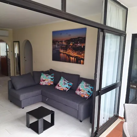 Seaflower - Cosy, Family Friendly 50m From The Quarteira