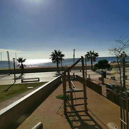 Seaflower - Cosy, Family Friendly 50m From The * Quarteira